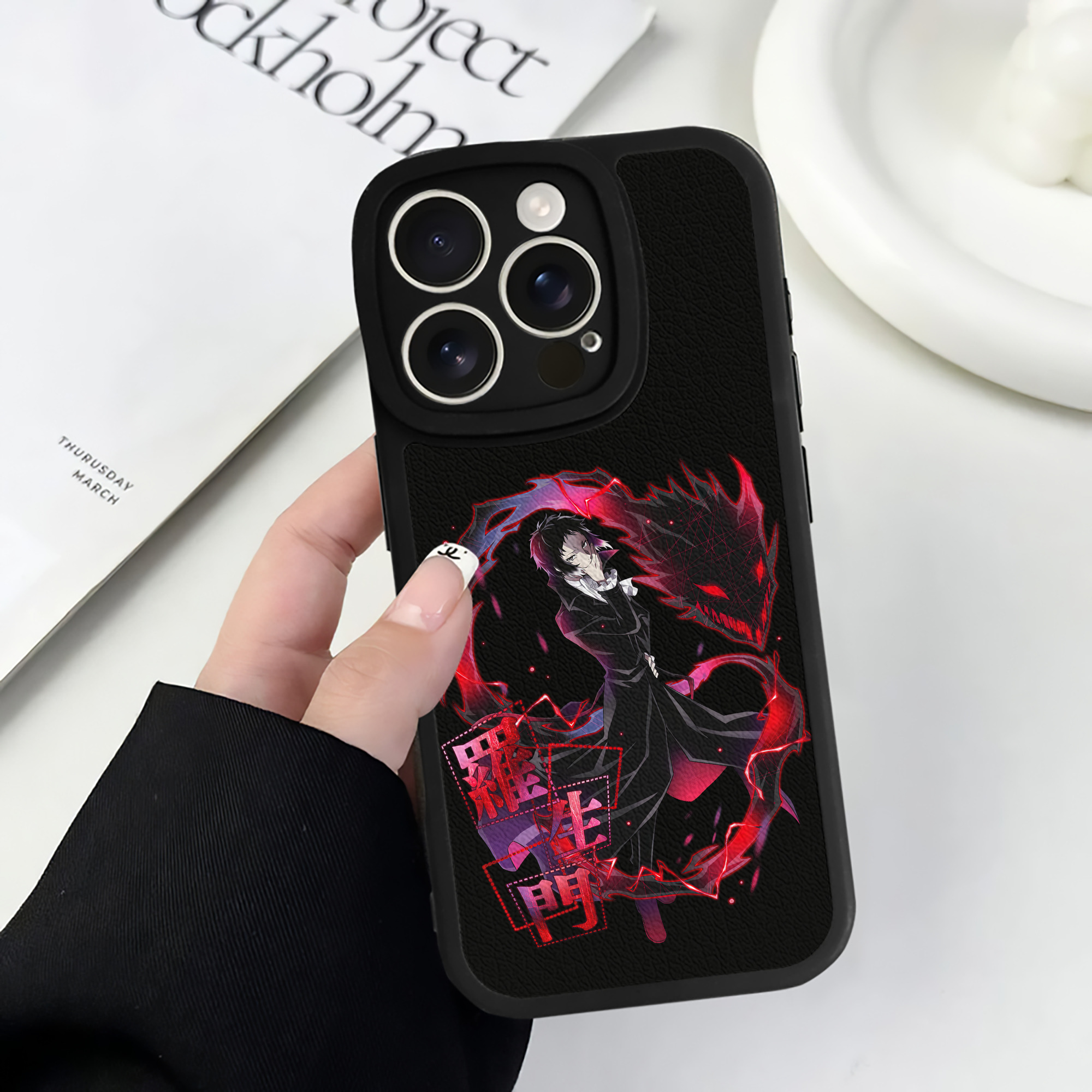 （画像用） 文豪ストレイドッグス Bungo Stray Dogs 【iPhone 16シリーズ対応】シリコンスマホケース（レザー調） 材質：シリコン